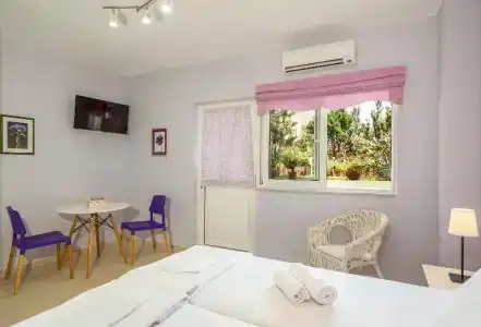 Stamatakis Boutique Studios - 163