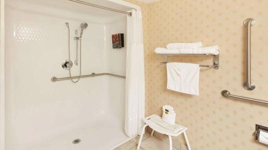 Best Western Plus Abbey Inn - 33