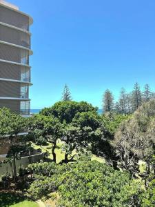 Burleigh Beach Tower - 198