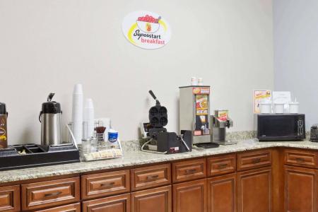 Rodeway Inn - 17