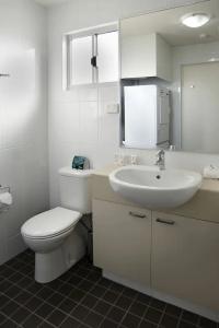 Quest Palmerston - - 52
