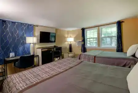 Yankee Clipper Inn - 14