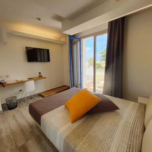 Sundeck - 5