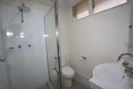 Reign Inn - 7