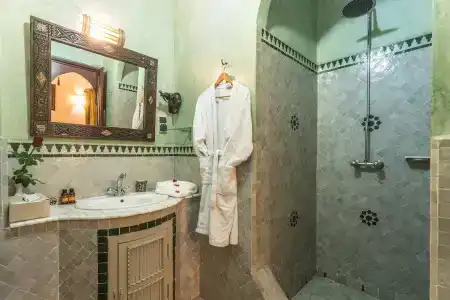 Riad Nasreen - 7