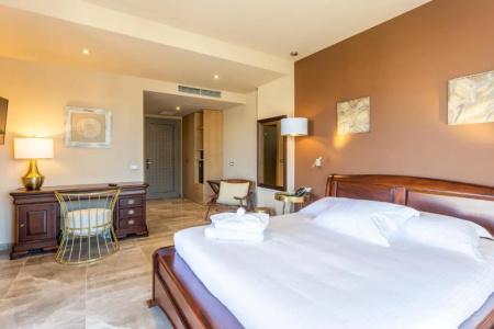 Elysian Luxury and Spa - 49