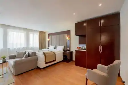 Palast - 63