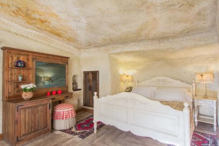 Minia Cave - 5