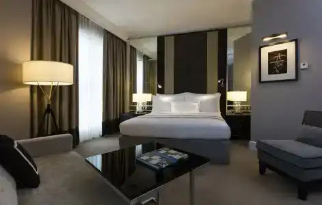 The Ritz-Carlton, - 4