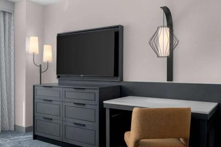 Embassy Suites by Hilton - 33