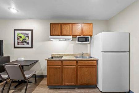 WoodSpring Suites San Antonio South - 27