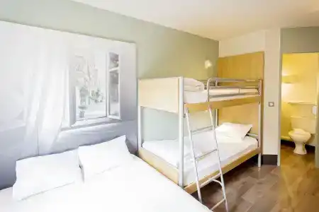 b&b hôTel Aix-En-Provence Pont De l'Arc - 2