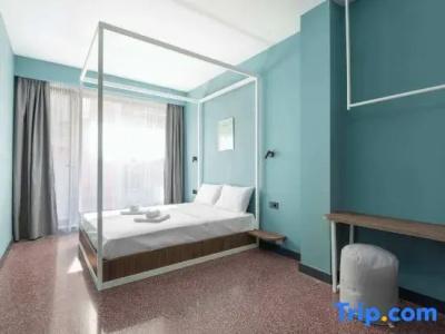 Zeus is Loose Hostel - 95