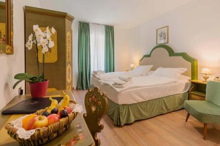 Royal Cortina - 3