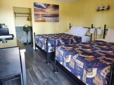 Port-o-Call Inn - 26