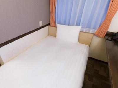 Toyoko Inn Shin-Osaka Chuo-guchi Honkan - 15