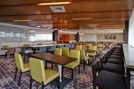 Hampton Inn & Suites Las Vegas Convention Center - 28