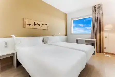 B&B Barcelona Viladecans - 37