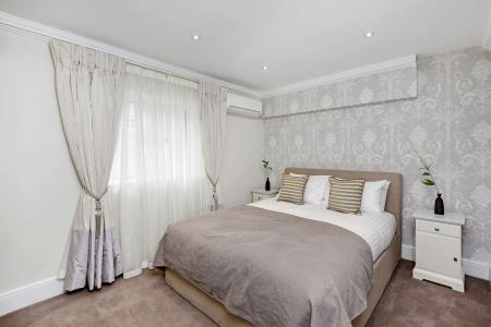 Queensgate Court - 19
