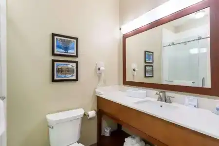 Comfort Inn & Suites Airport - 30