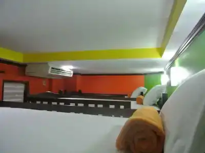 Silla Patong Hostel - 27