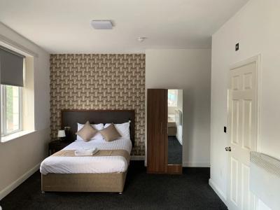 Trivelles - Manchester - Cross Lane - 4
