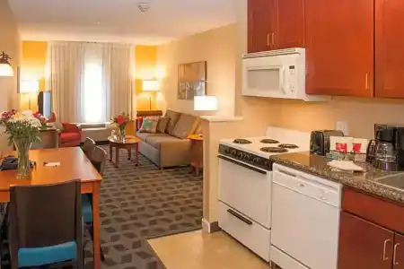 TownePlace Suites by Marriott South - 77