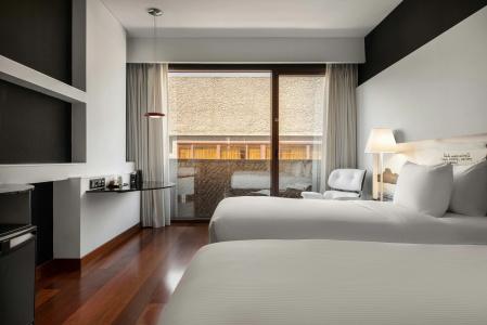 Hilton Madrid Airport - 4