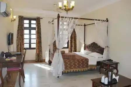 h r Palace - 5