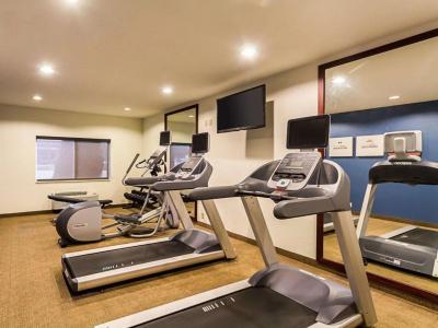 Comfort Inn East - 18