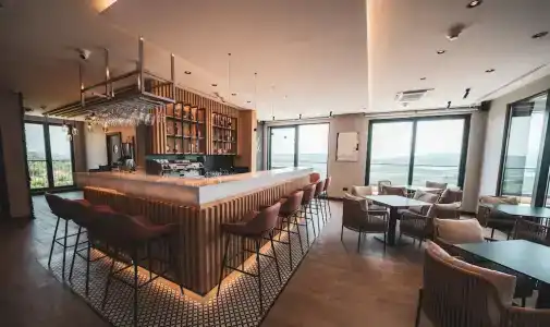 Royal Blue & Residences - 19