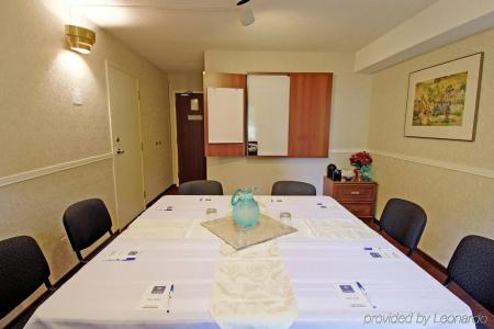 Quality Inn - 16