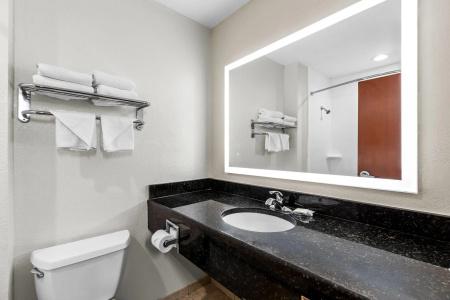Days Inn & Suites by Wyndham - 9