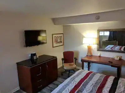 Skylark Motel - 13