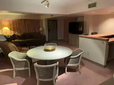 Ramada by Wyndham Viscount Suites Tucson East - 35