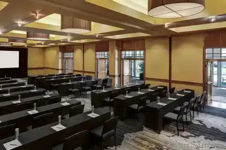 Le Meridien Boston Cambridge - 11