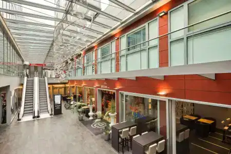 Ramada Encore by Wyndham Geneva - 18