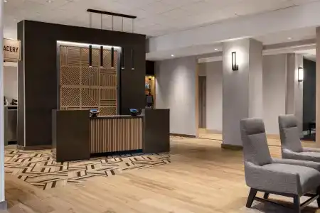 Hyatt Place Orlando Airport - 13