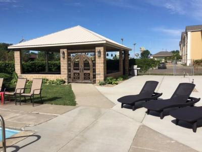 EverSpring Inn & Suites - 19