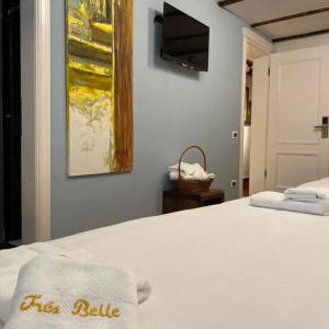 Très Belle - 38