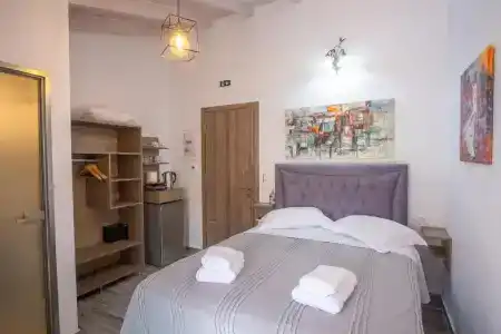 Serenity Luxe Suites - 11