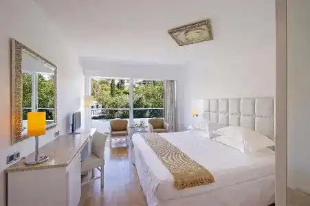 Grecian Sands - 42