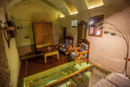 Hermes Cave - 176