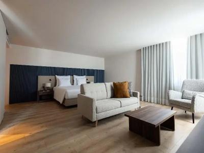 Golden Tulip Braga - Falperra - 84