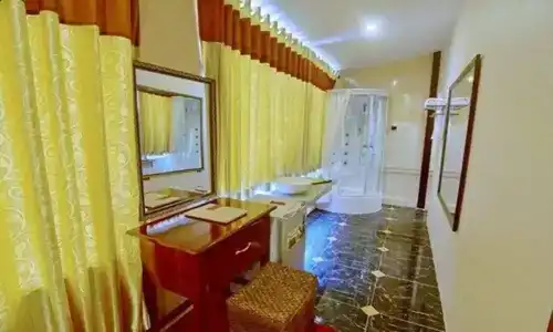 Palace View - 4