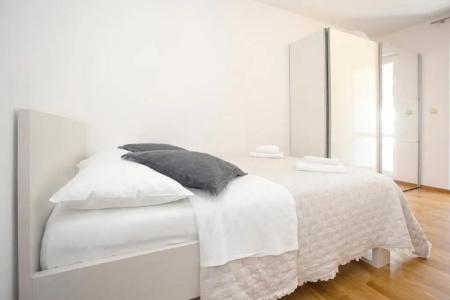 Garden Apartment - 140