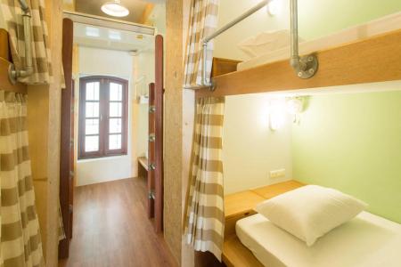 Barn & Bed Hostel - 4