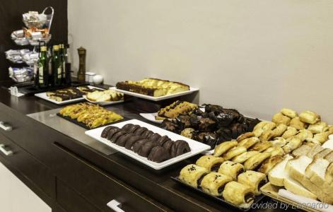 Ilunion Suites Madrid - 11