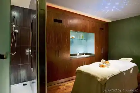 Sheraton Grand & Spa - 16