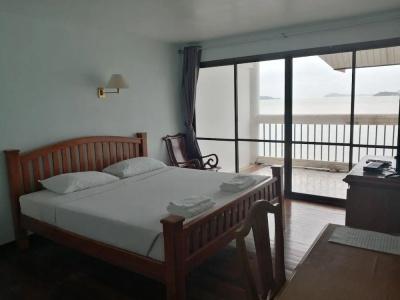 Jansom Beach Resort - 3